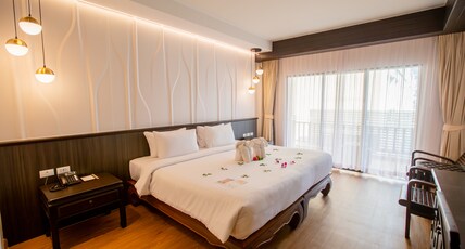 Nipa Resort Room Type - Deluxe Room