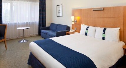 Holiday Inn Guildford Room Type - 1 Double Standard Single Sofa Bed Holiday Inn Guildford Room Type - 1 Double Standard Single Sofa Bed