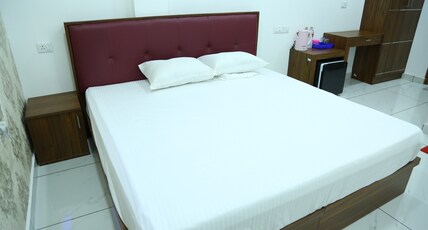 Kurian Plackal Residency Room Type - Deluxe Room