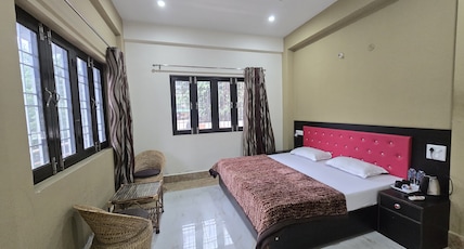 Shri Narayan Residency Room Type - Semi Deluxe Room Shri Narayan Residency Room Type - Semi Deluxe Room