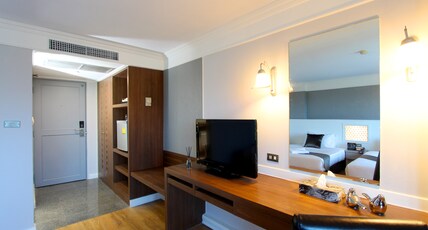 Coco Beach Hotel Jomtien Pattaya Room Type - Deluxe King Room