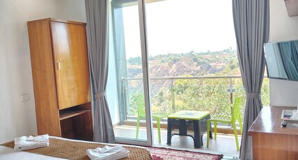 Aakaar Valley Room Type - Deluxe Room