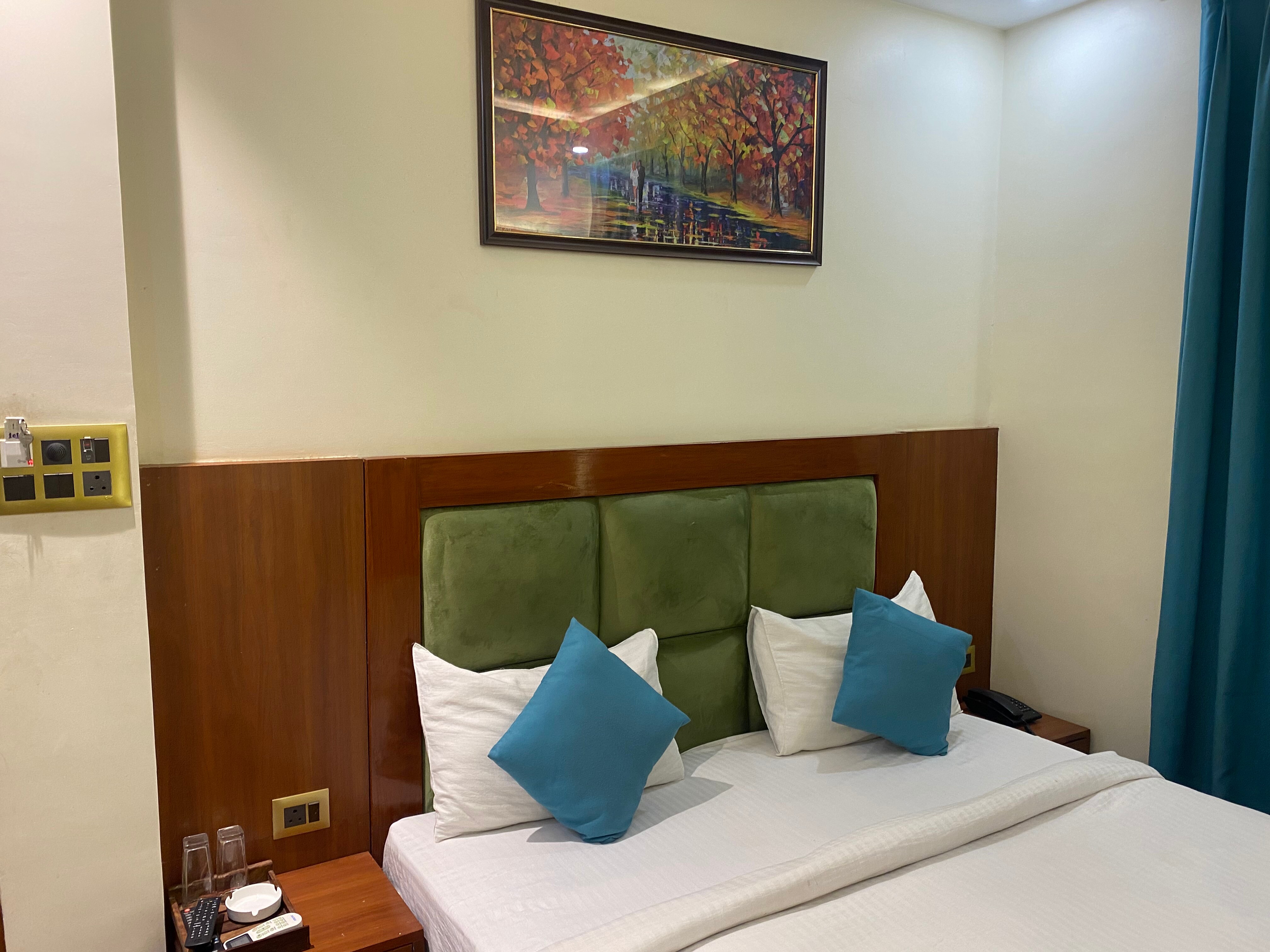 Hotel Ramesh Palace - Tap to explore photos