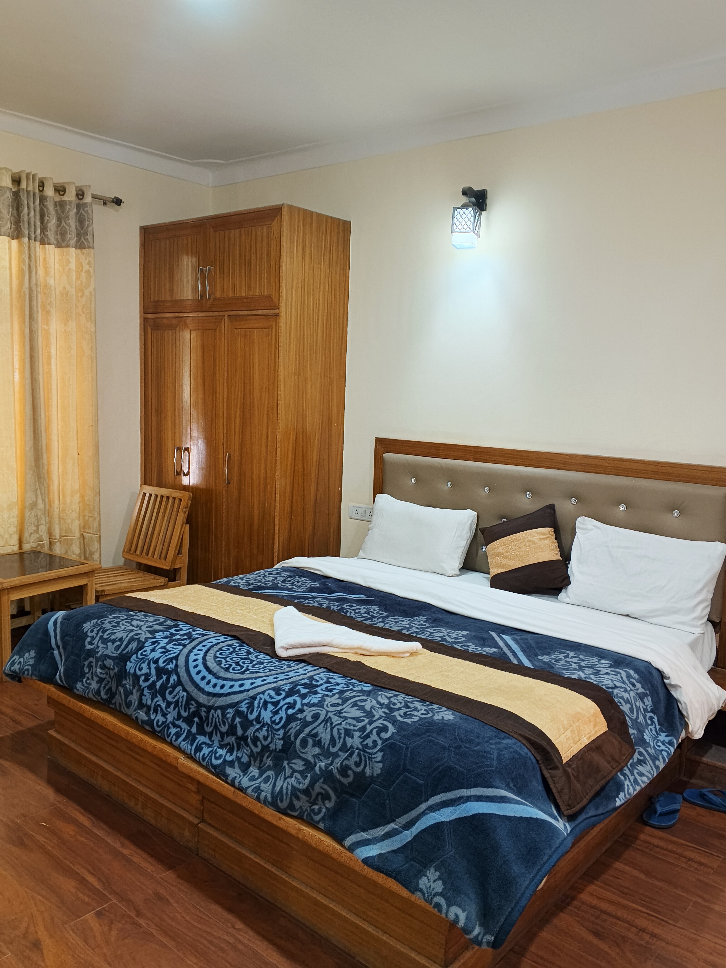 Hotel Khardongla - Tap to explore photos