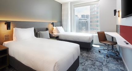 Holiday Inn Express Melbourne Southbank Room Type - 2 Single Beds Standard High Floor with Free Breakfast Holiday Inn Express Melbourne Southbank Room Type - 2 Single Beds Standard High Floor with Free Breakfast