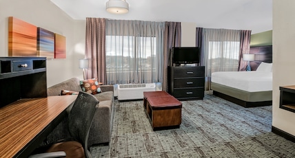 Staybridge Suites LUBBOCK Room Type - 1 Queen Studio Ste Comm Access Roll Shwr