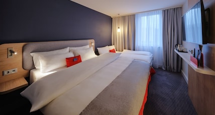 Holiday Inn Express DORTMUND Room Type - 1 Queen Bed Standard with Sofa Bed Holiday Inn Express DORTMUND Room Type - 1 Queen Bed Standard with Sofa Bed