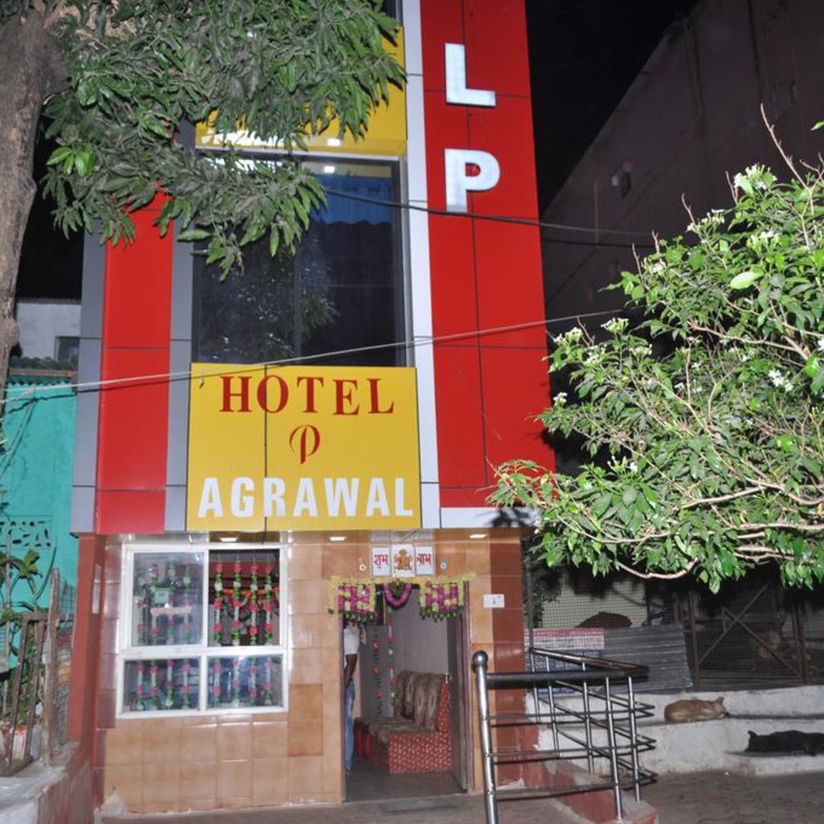 Hotel Parikalp - Tap to explore photos