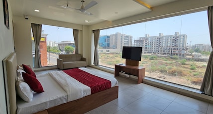 Hotel Gajaraj Room Type - Deluxe Room with City View Hotel Gajaraj Room Type - Deluxe Room with City View