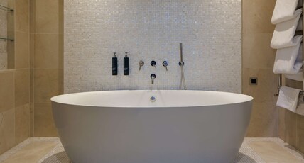 Hilton London Syon Park Room Type - KING JUNIOR SYON SUITE
