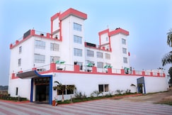 Hotel Girish and Resorts
