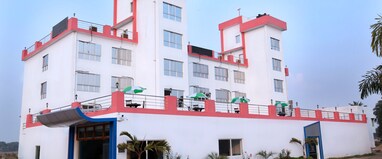 Hotel Girish and Resorts