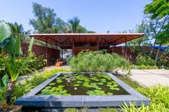 Jomo Resorts