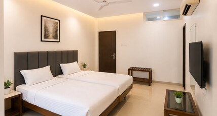 Hotel Keshav Pride, Dhule Room Type - Deluxe King Room AC