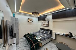 Eclat Vibes Calm   Clean Space near Har Ki Pauri