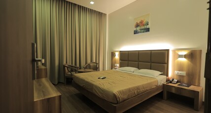 Hotel Great Maratha Room Type - Deluxe  Room A/c