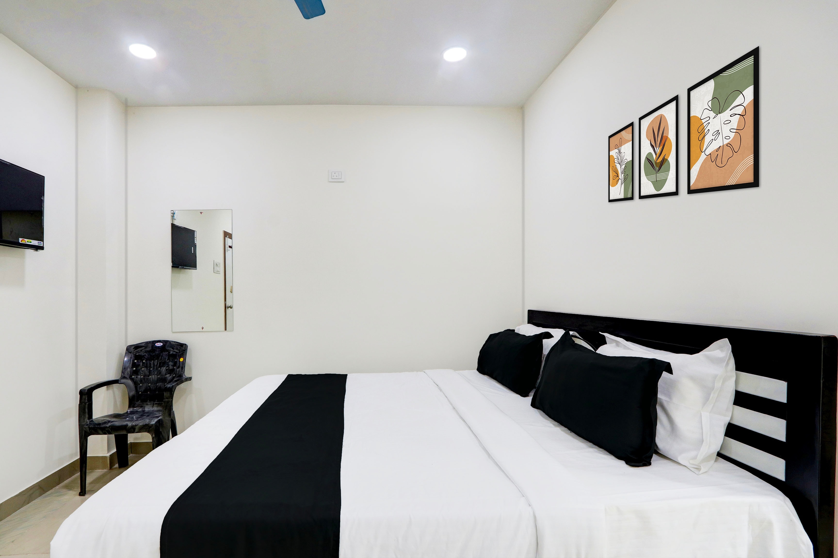 Hotel O VRR LUXURY HOTEL - Tap to explore photos