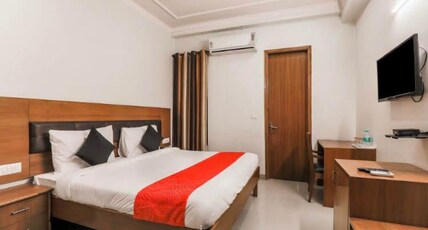 Pantao Stays Noida Room Type - Deluxe Room
