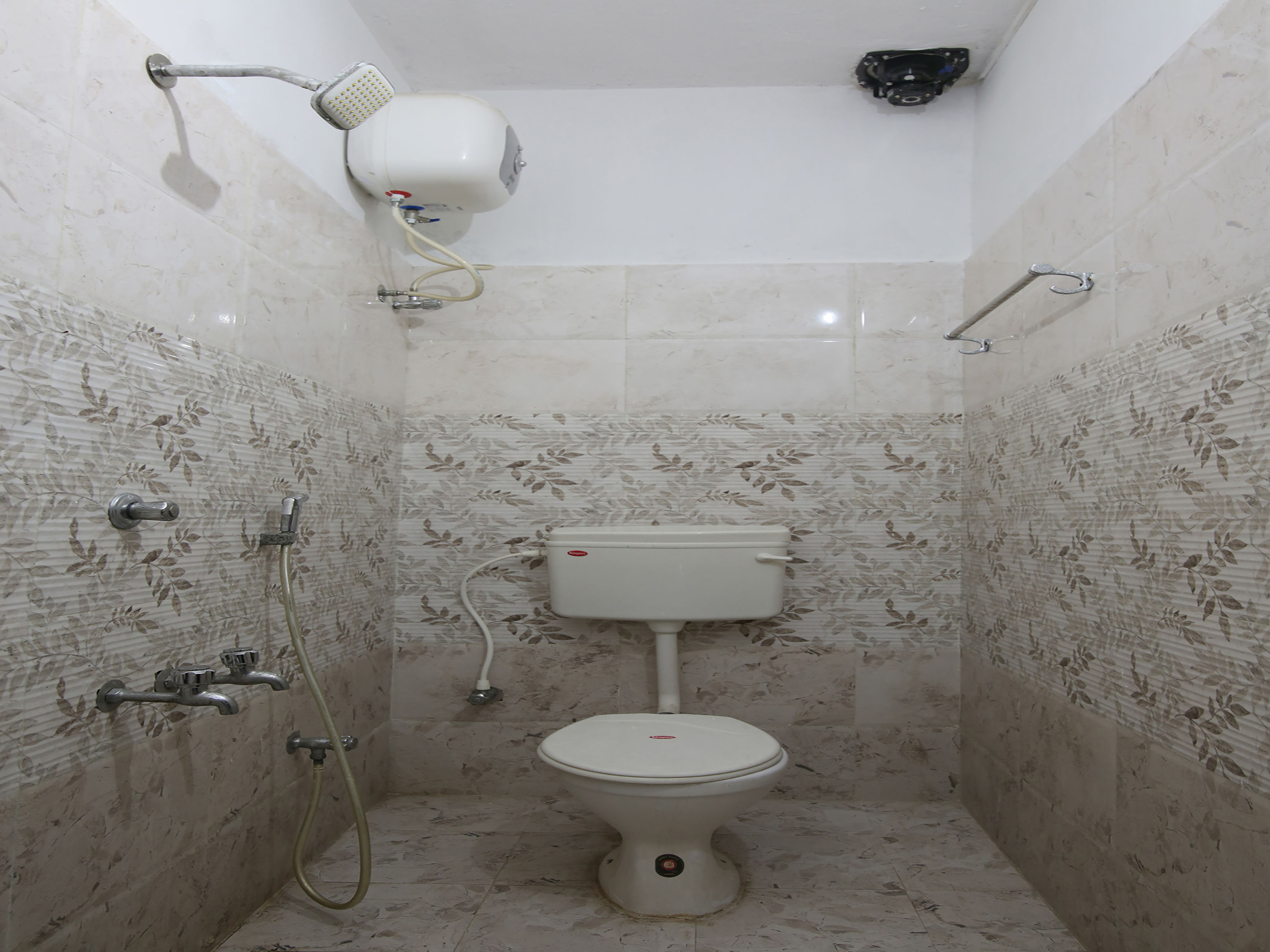 THIRUGNANASAMANDHAM ROOMS - Tap to explore photos