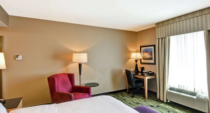 Hampton Inn & Suites Raleigh/Crabtree Valley Room Type - 1 KING BED NONSMOKING
