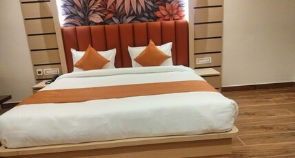 HOTEL ANAND CONTINENTAL Room Type - Deluxe Room
