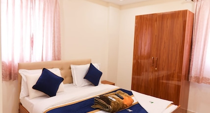 S V GRAND INN Room Type - Non Ac Deluxe Double