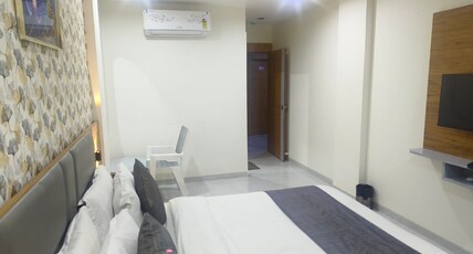 Hotel Shivalik Room Type - Super Deluxe Room