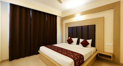 Hotel Ishwar Room Type - Premium Room