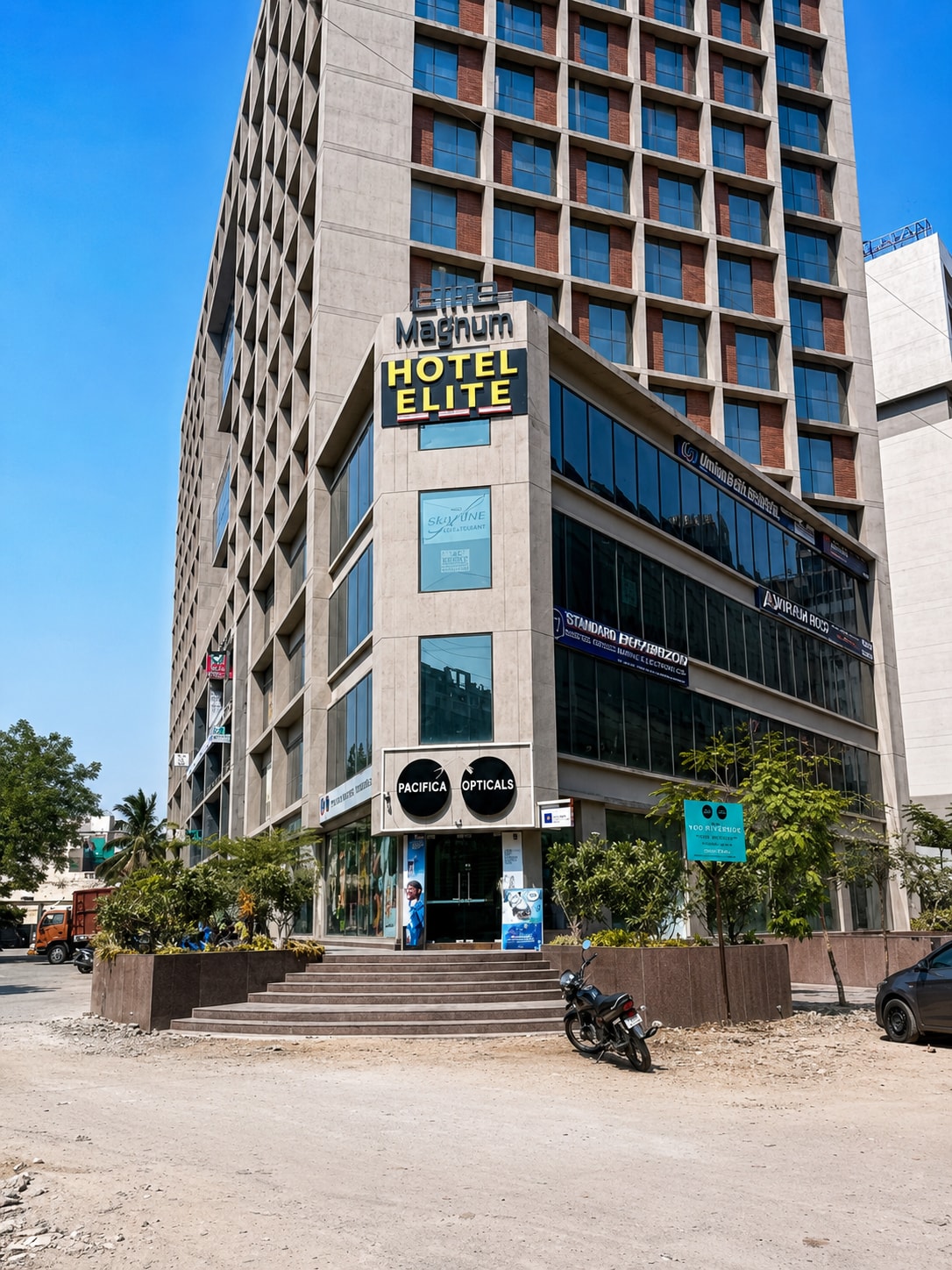 Hotel elite - Tap to explore photos