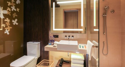 Hilton Garden Inn Ningbo Room Type - KING GUEST ROOM HIGH FLOOR