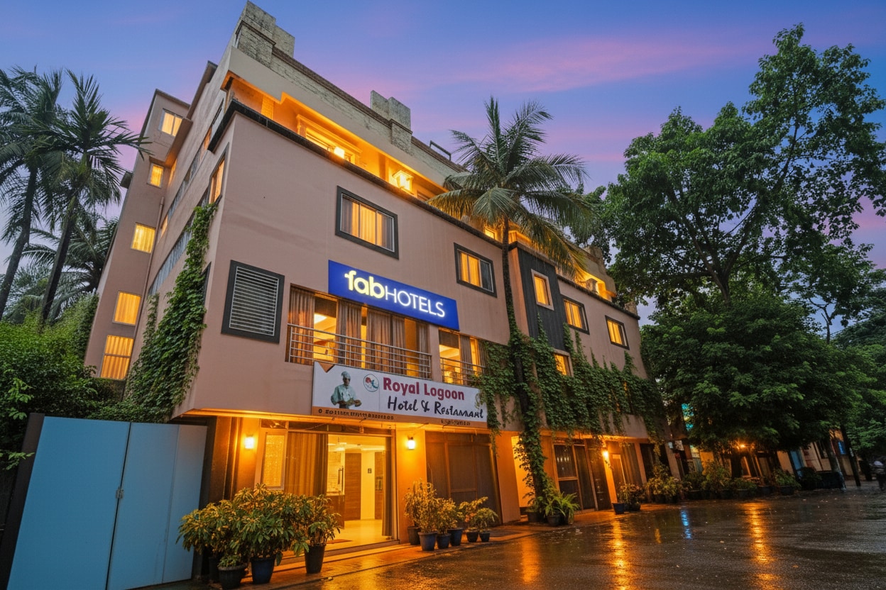 FabHotel Royal Lagoon - Nr. Railway Station Gate Number 1 - Tap to explore photos