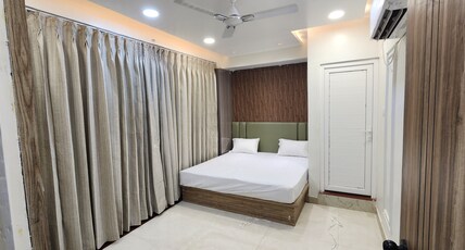 Neel Inn Room Type - Deluxe Room