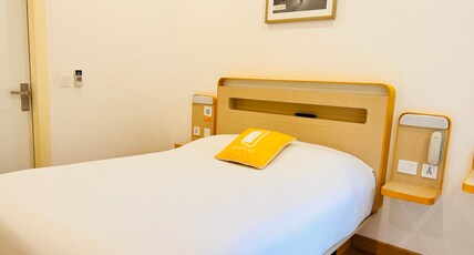 Bloomrooms @ City Centre Room Type - Executive queen