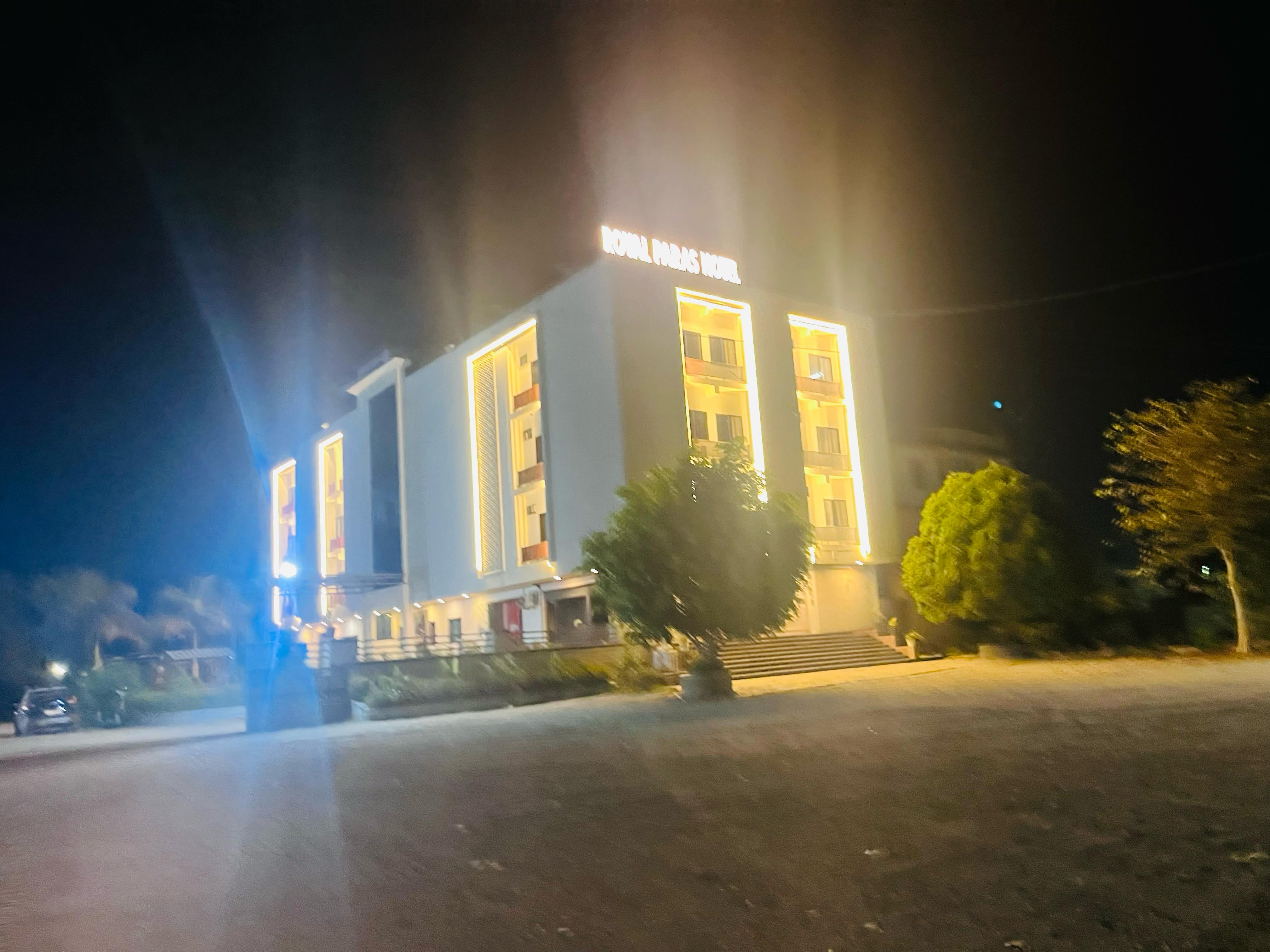 Royal Paras Hotel - Tap to explore photos