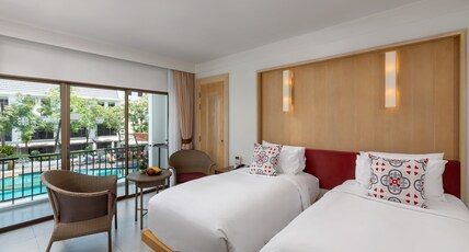 Sawaddi Patong Resort Room Type - Deluxe Pool View