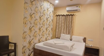 Hotel Royal Inn Room Type - Deluxe Room Hotel Royal Inn Room Type - Deluxe Room