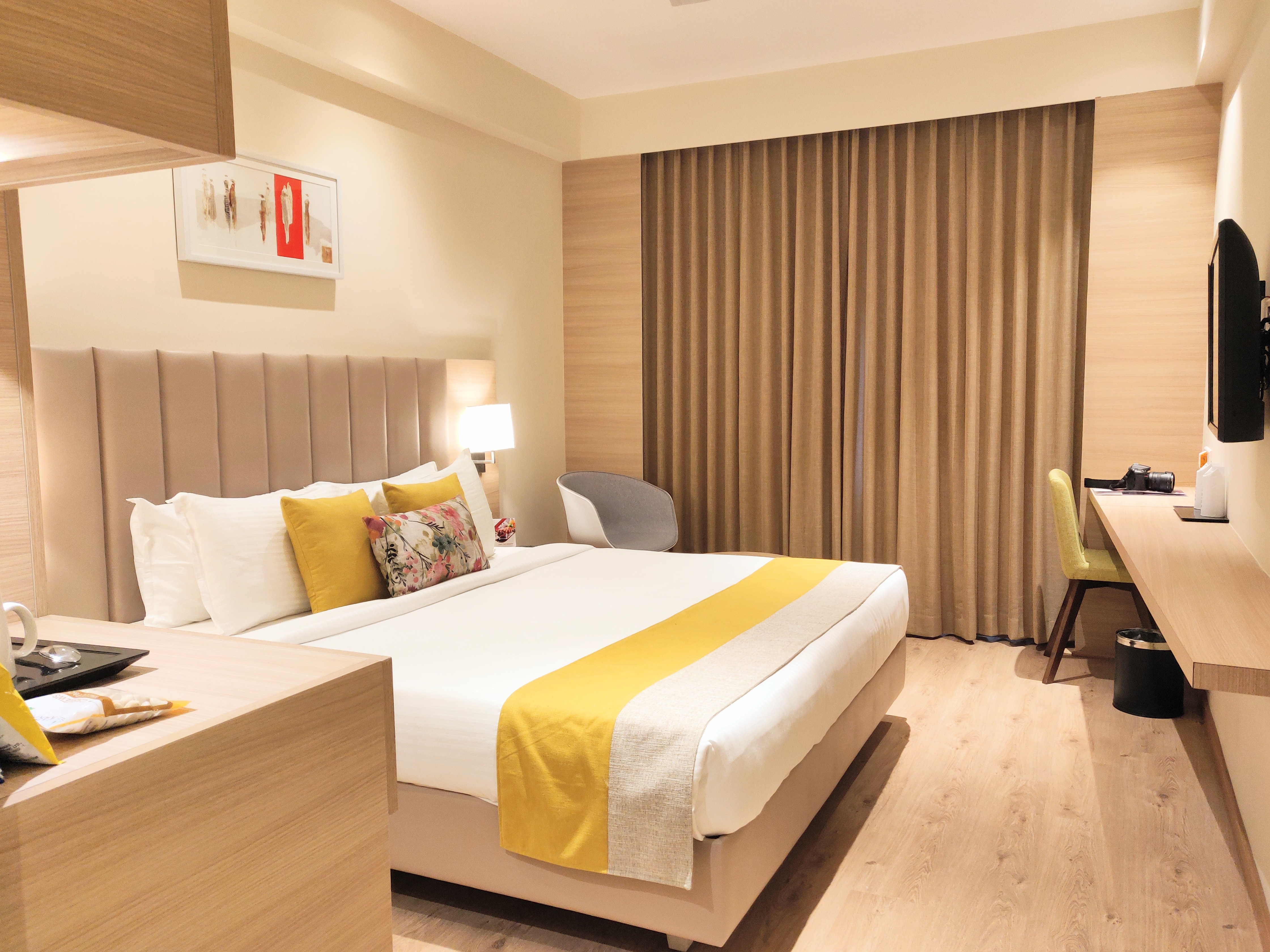 Crystal Plaza Luxury Business Hotel - Tap to explore photos