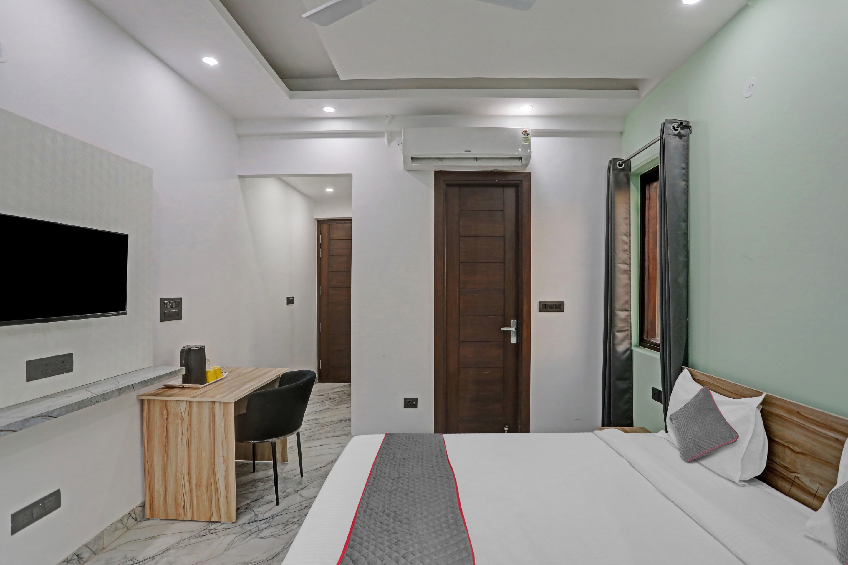 Townhouse Xanthe - Boutique Hotel - Tap to explore photos