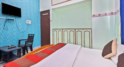 Hotel Hariom Room Type - Deluxe AC Room