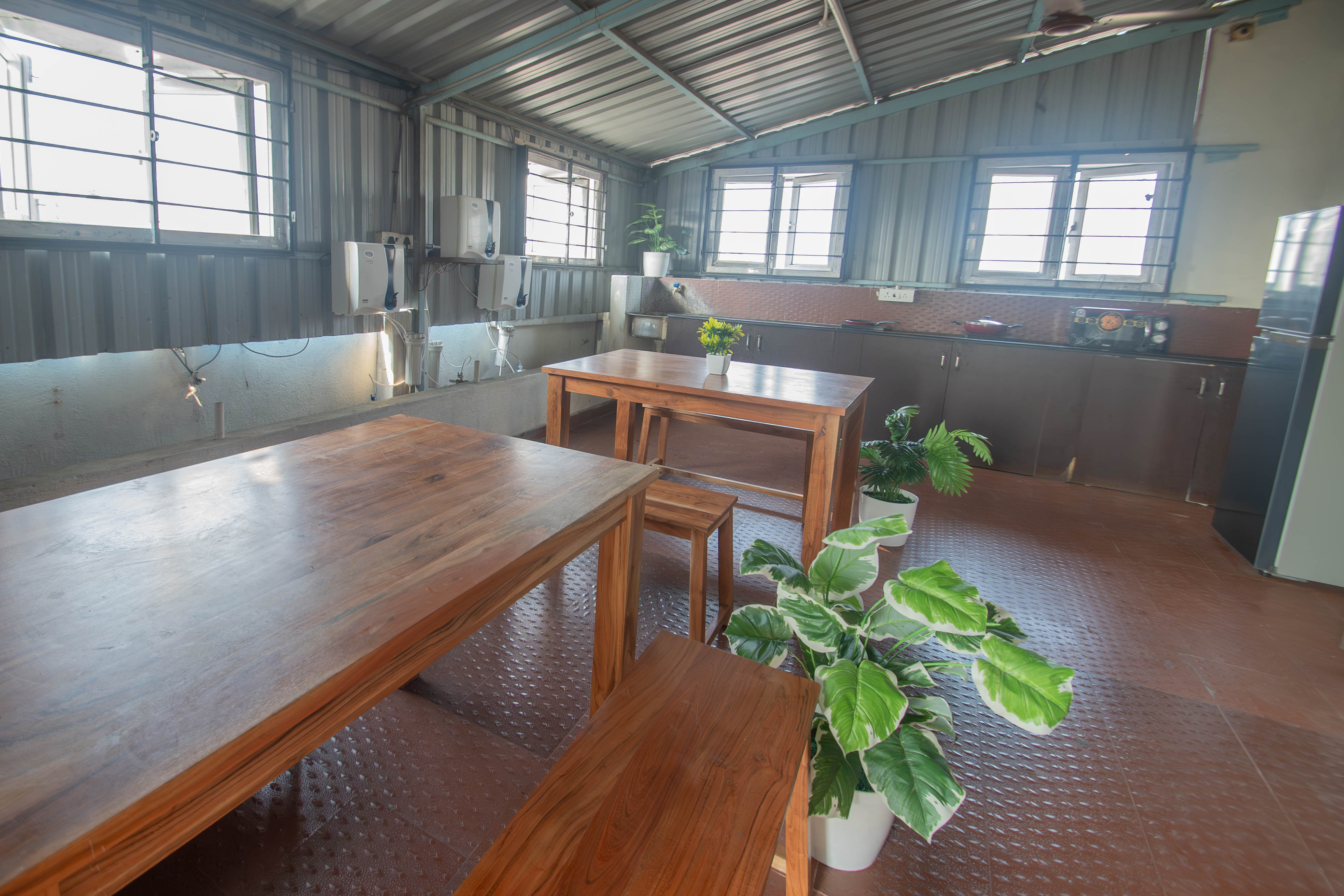 Z Express Cascade - Tap to explore photos