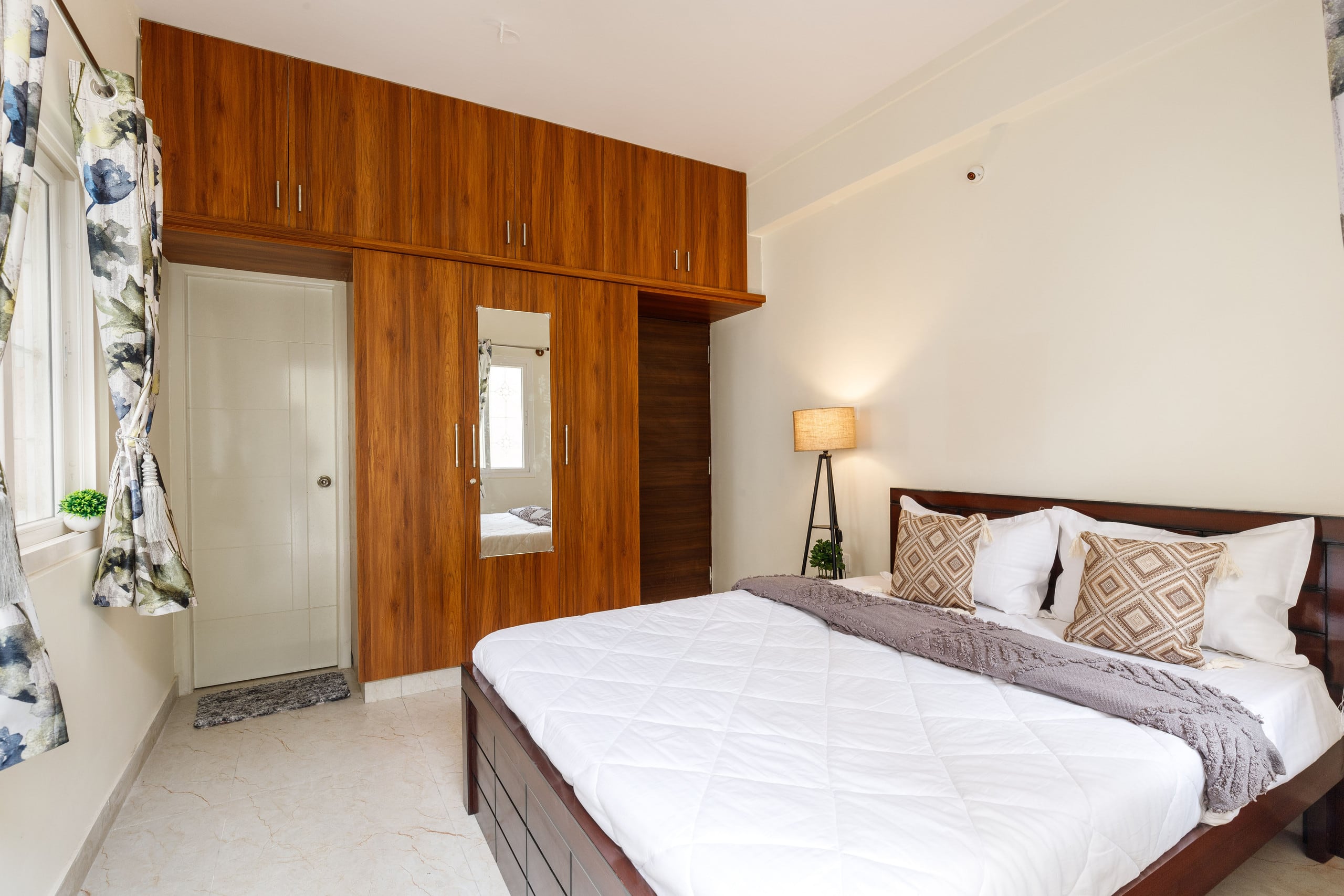 City Vega by Red Olive | 2BHK | Koramangala, Bangalore - Tap to explore photos