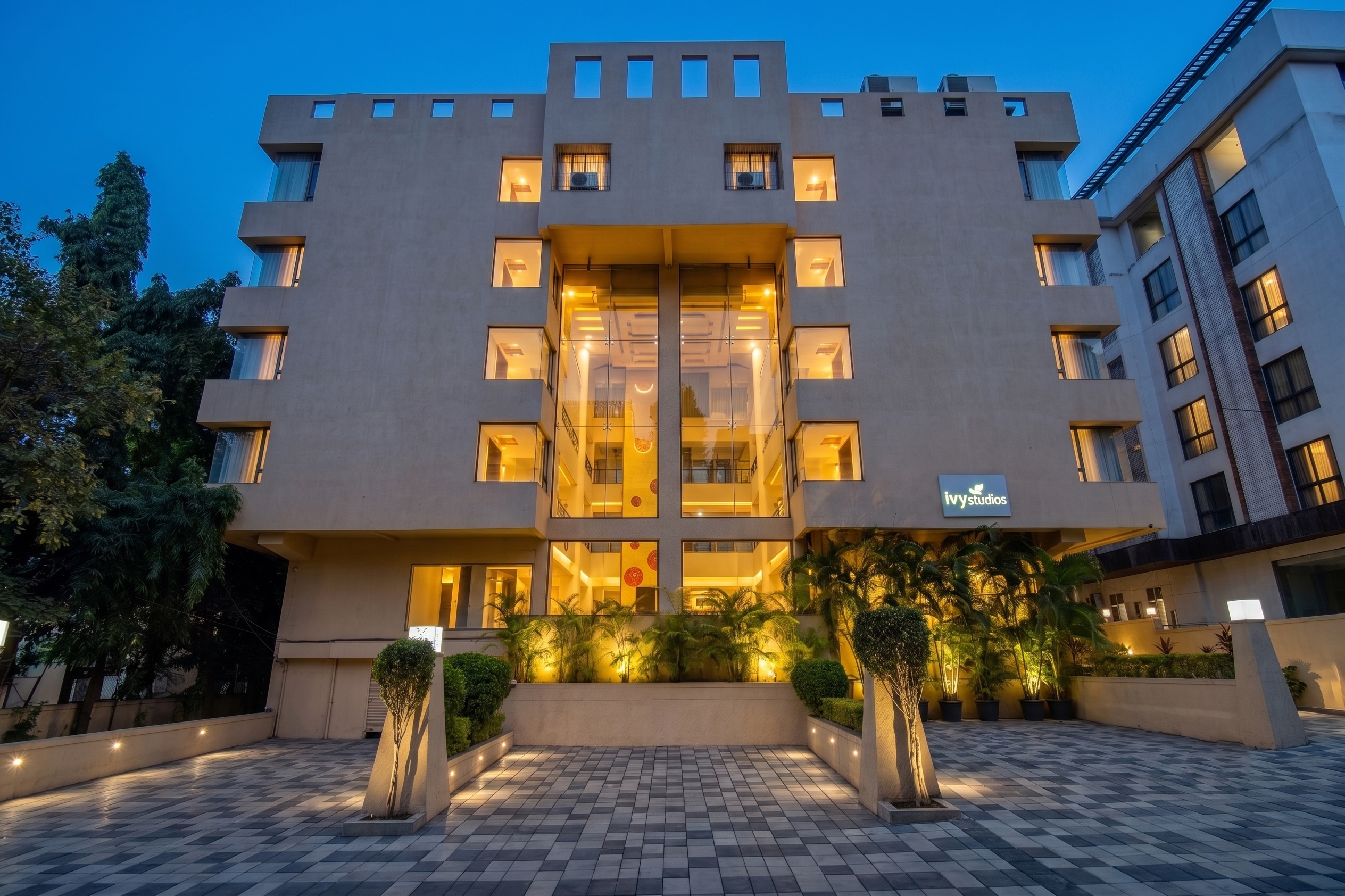 Ivy Studio Hotel Near Pune Airport - Tap to explore photos