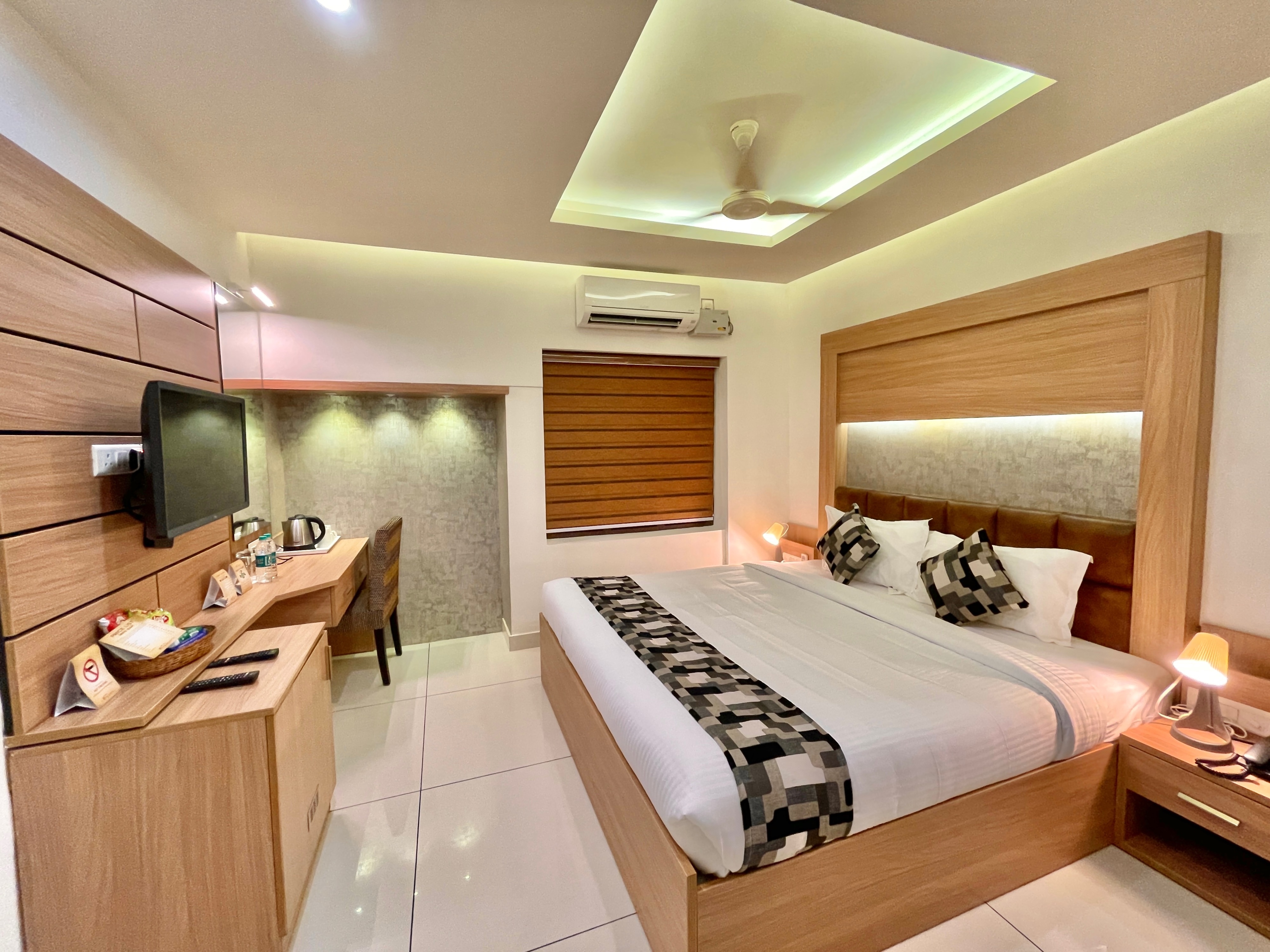 Hotel Navaratna - Tap to explore photos