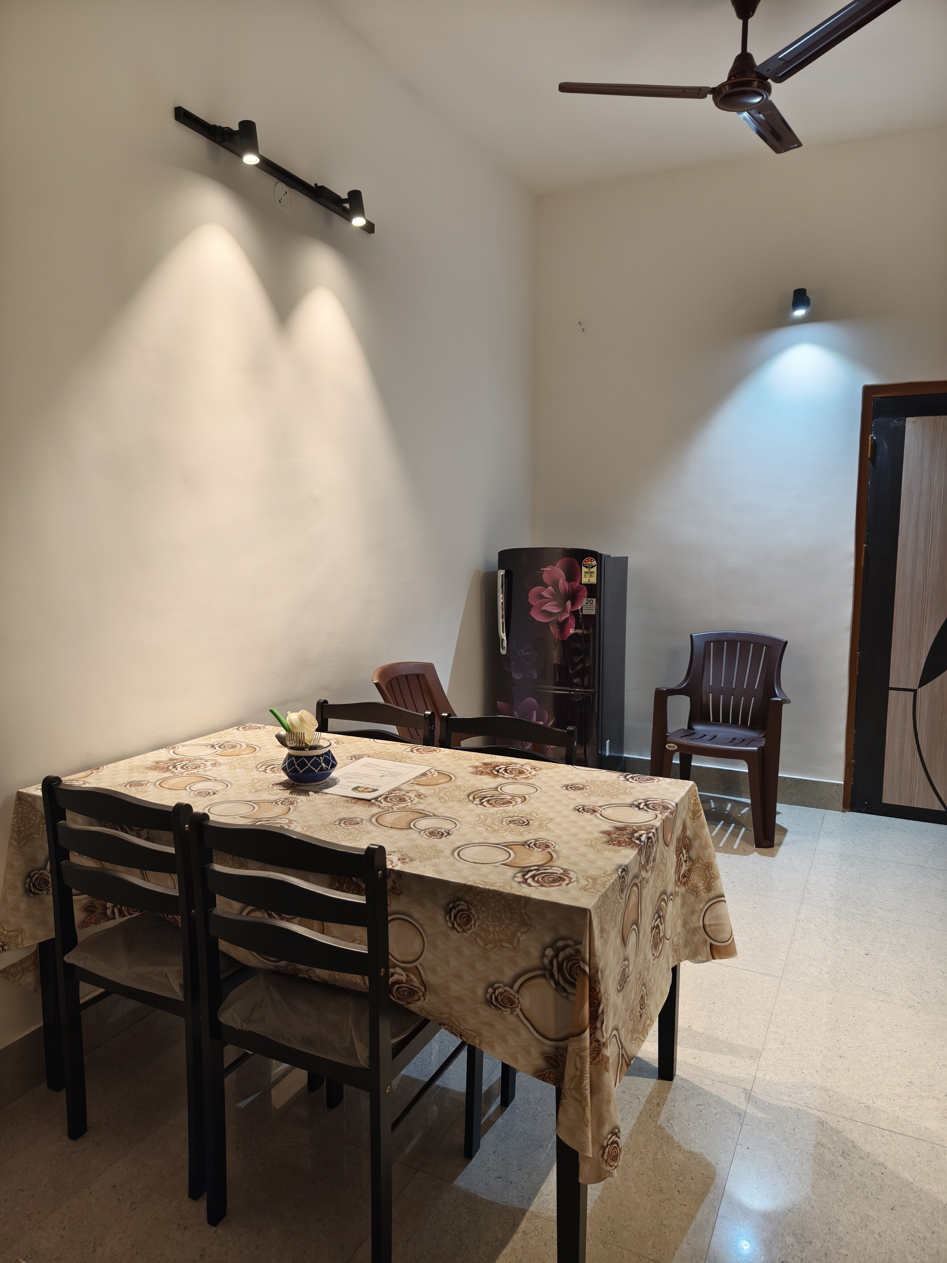 Hazarika Inn | Zoo Road - Tap to explore photos