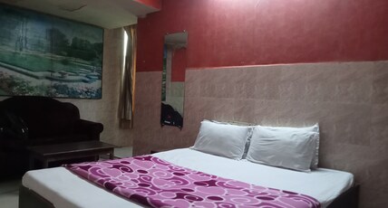 Hotel Miracle Ahmedabad Room Type - Standard Double Room