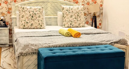 Evaras Ganges Grace Luxury Homestay Room Type - Deluxe Room