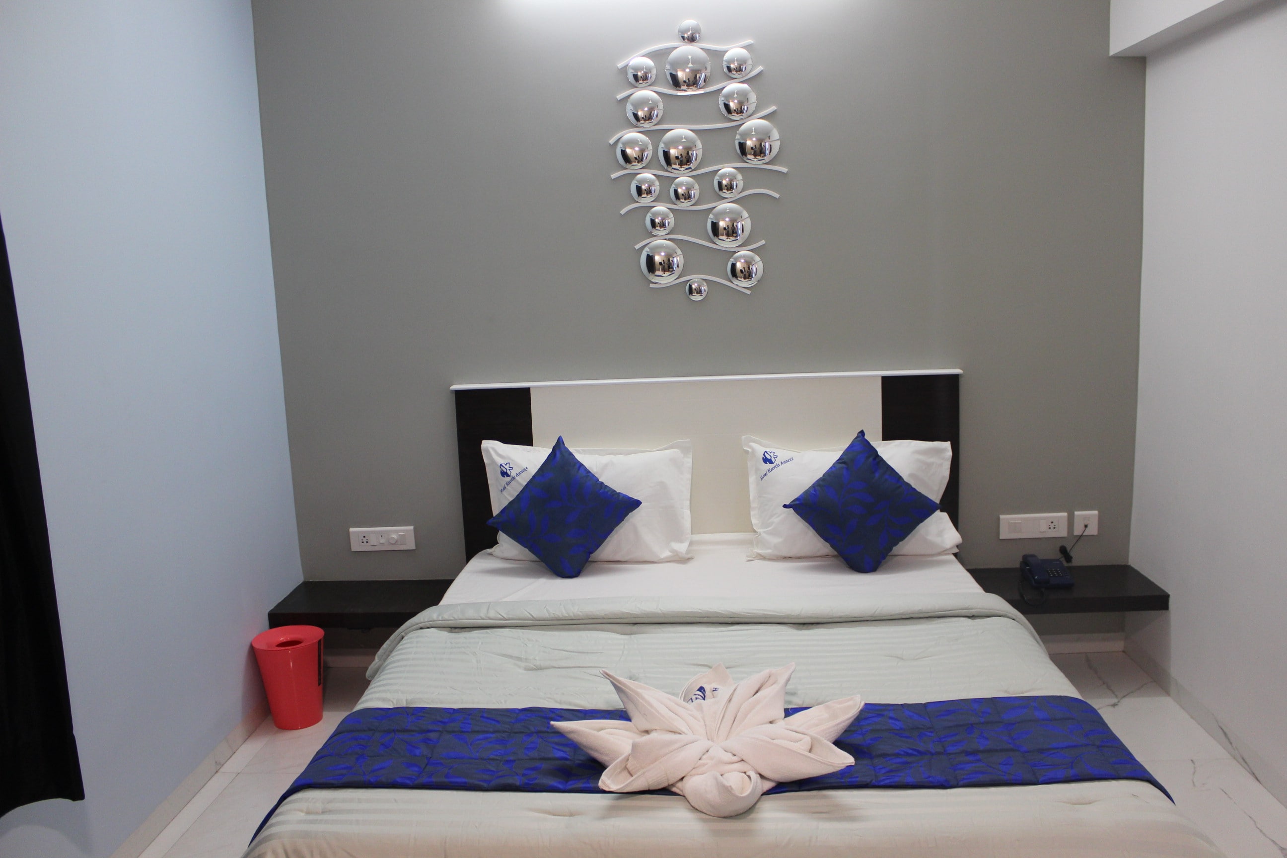 Hotel Keerthi Annexe - Tap to explore photos