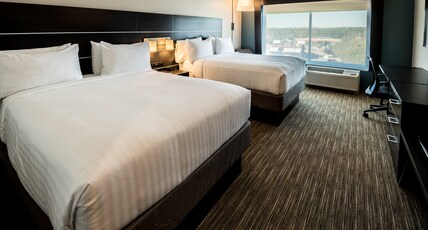Holiday Inn Express NORTH AUGUSTA - SC Room Type - 2 Queen Beds Standard Walk In Shower