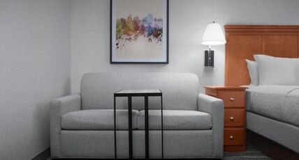 Hampton Inn Pittsburgh Greentree Room Type - 1 KING BED