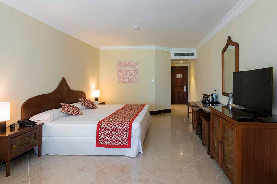 Hotel Riu Turquoise - All Inclusive - Tap to explore photos